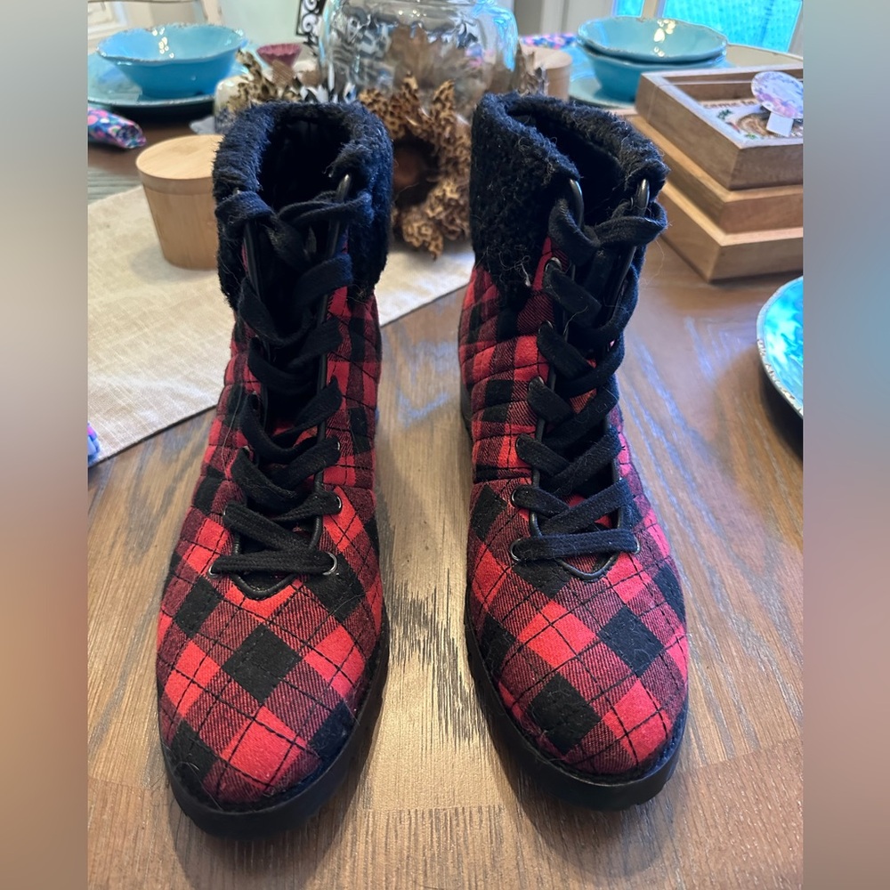 Talbots Red and Black Plaid Lace-Up Boots